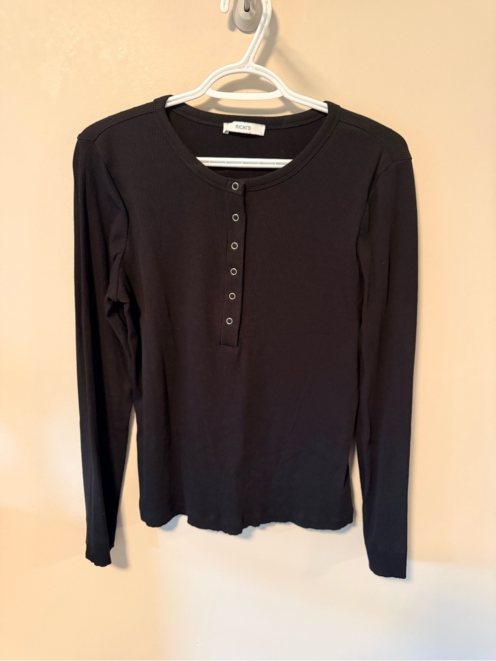 Ricki's Black Long-Sleeve Ribbed Henley